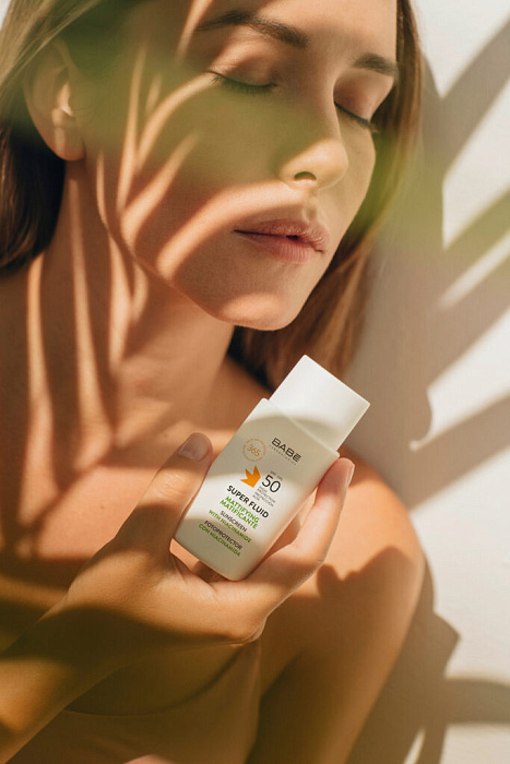 LABORATORIOS BABE Матирующий солнцезащитный суперфлюид с ниацинамидом SPF50 / SUPERFLUID MATIFICANTE FOTOPROTECTOR SPF50, 50мл