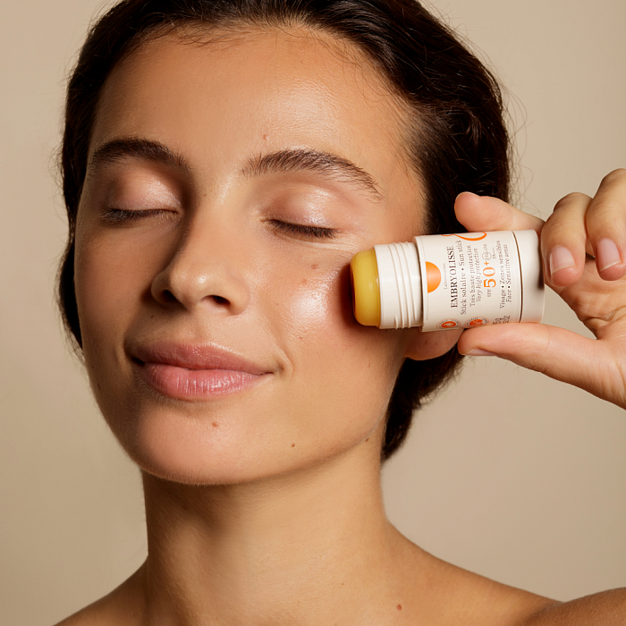 Laboratoires EMBRYOLISSE Солнцезащитный стик для лица и чувствительных зон SPF 50+ для детей от 3 лет и взрослых, 15 г