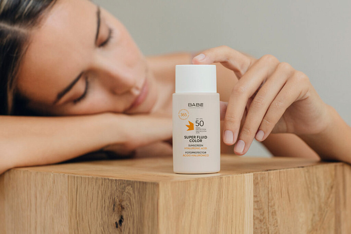 LABORATORIOS ВАВЕ Супер флюид с тонирующим эффектом SPF50 / SUPER FLUID COLOR SUNSCREEN SPF50 50мл